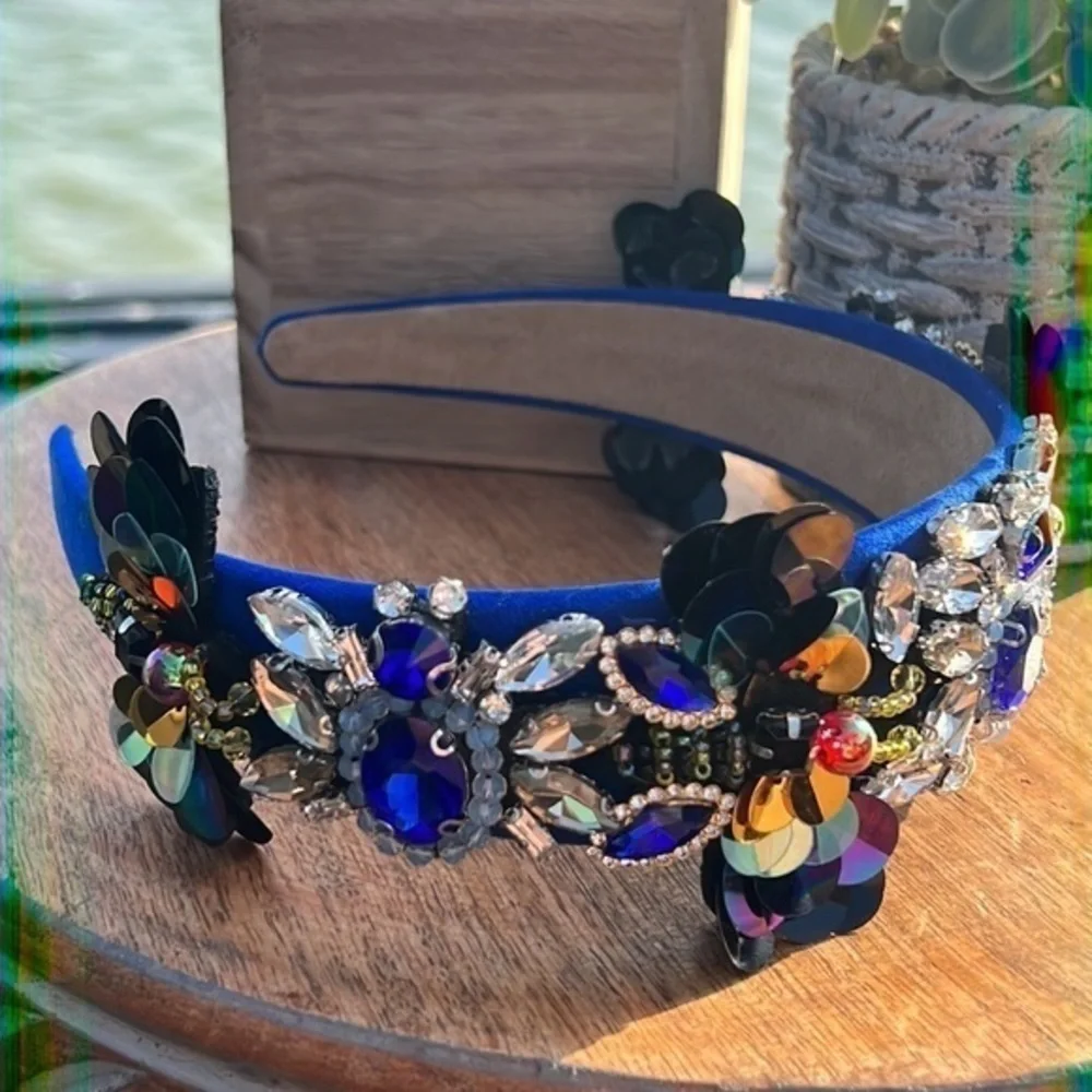 Rhinestone Tiara Headband - Picture 6 of 8